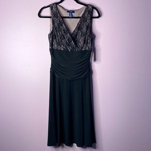 Chaps Gorgeous Cocktail, sheath, midi, V-neck, lace dress Size medium